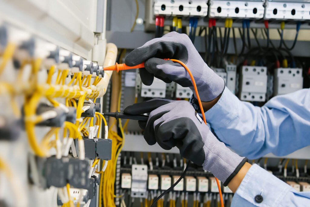 10-Specializations-Comm-Electricians