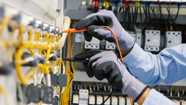 10-Specializations-Comm-Electricians